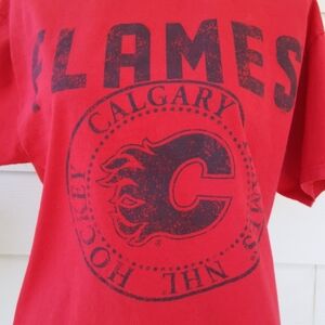 Calgary FLAMES Red NHL Short-sleeve T-shirt (L)